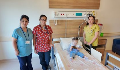 8 aylık bebeğin böbreğinden 15 milimetrelik taş çıktı