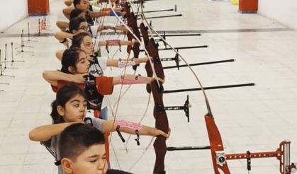 Eskişehirli sporcular okçuluk antrenmanlarına devam ediyor