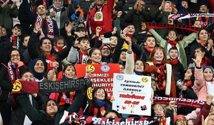 Minik taraftarlar "Kucak Dolusu Hayaller" ile tribünle buluştu