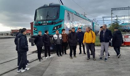 Lise öğrencilerden yerli üretime teknoloji odaklı ziyaret