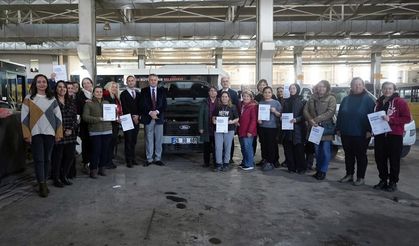 Kadınlara güç katan araba bakım kursu tamamlandı