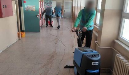Yükümlüler, İsmet İnönü İlkokulu'nu temizledi