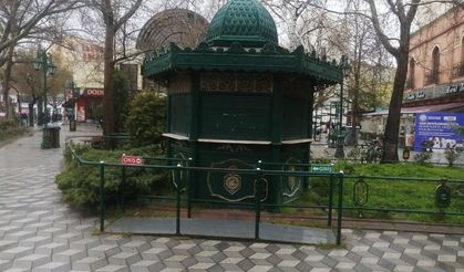 Eskişehir'de kapısını kilit vurulan büfe olduğu gibi kaldı