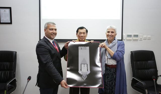 Rektör Adıgüzel'den Endonezya'da akademik temas
