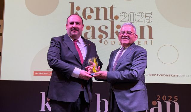 Başkan Hamamcı'ya başarı ödülü!