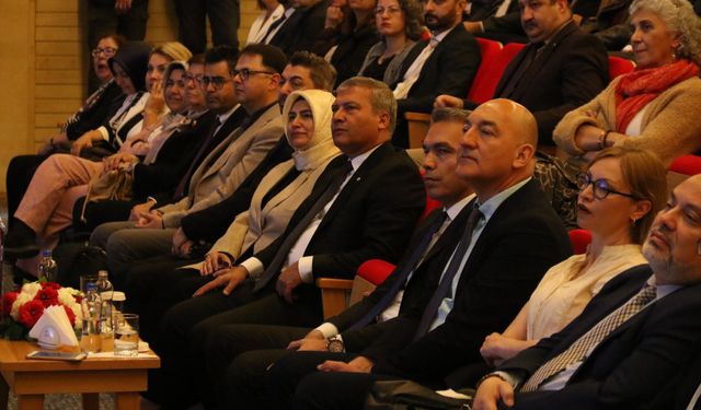 Anadolu Üniversitesi'nde Aile Sempozyumu