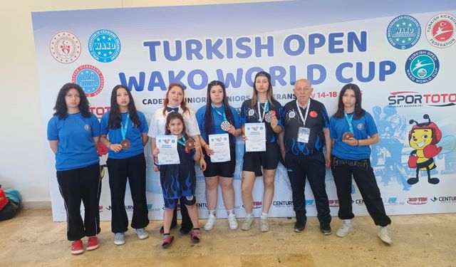 Kütahya Kick Boks'ta dünya sahnesinde parladı