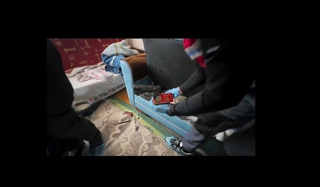 Kaçak silah ticareti yapan 3 kişi yakalandı