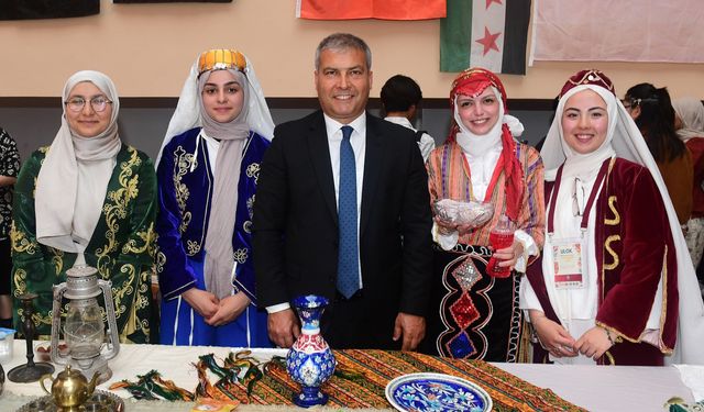 25 ülke tek sahne: Anadolu Üniversitesi’nde kültürler buluştu!