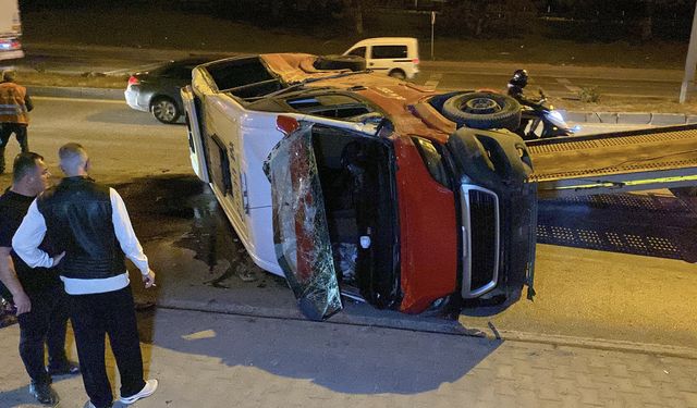 Eskişehir’de takla atan minibüs hurdaya döndü