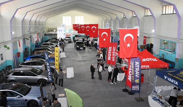 Otomobil Fuarı Eskişehir'de kapılarını açtı