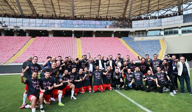 Eskişehirspor 3. Lig'e yükseldi