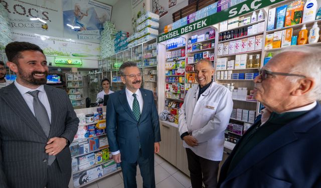 Vali Aksoy eczacılarla buluştu