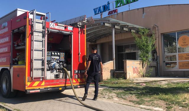 Eskişehir'de AVM çatısında yangın paniği