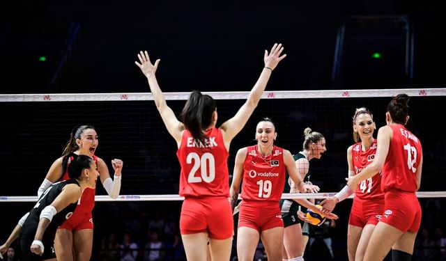 A Milli Kadın Voleybol Takımı Türkiye'yi yine gururlandırdı