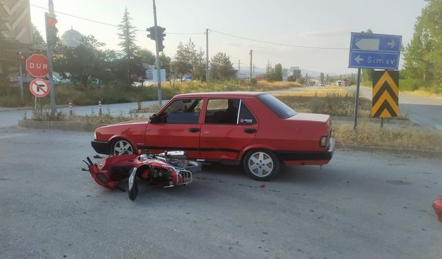 Otomobil ile motosiklet çarpıştı: 1 yaralı