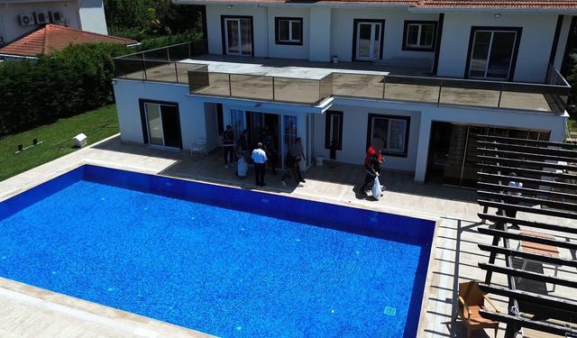 58 milyonluk vurgunla lüks içinde yaşayan çete çökertildi