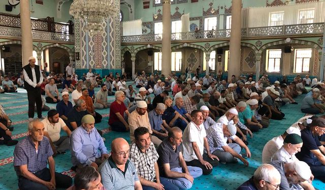 Reşadiye Camii'nde şehitler için program düzenlendi