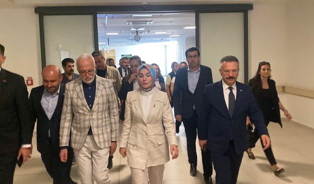Bakan Göktaş, yangında yaralanan orman işçisini ziyaret etti