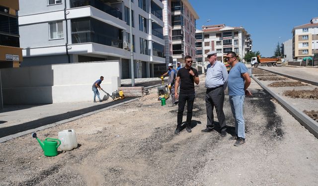 Emek’te asfalt çalışması