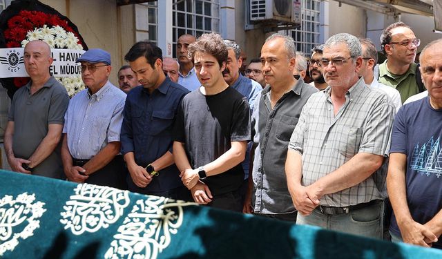 Düşen uçağın pilotu Mehmet Demirci İstanbul’da toprağa verildi