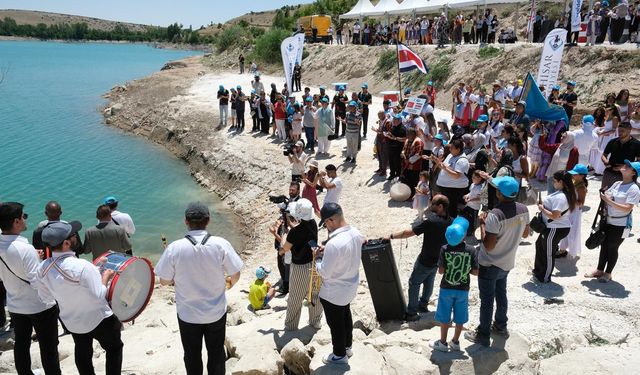Muhteşem festival göle maya çalma ile başladı