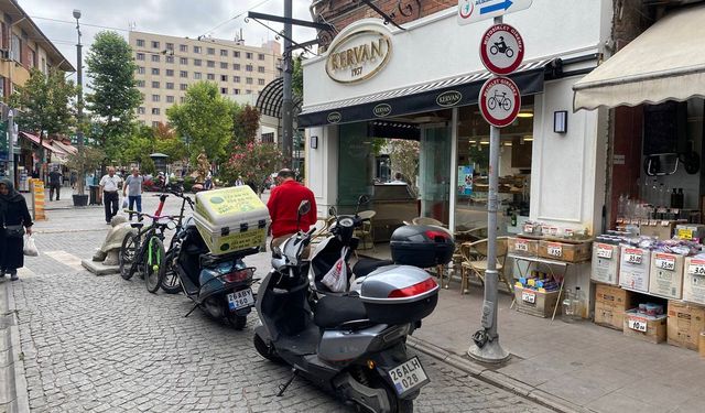 “Motosiklet Giremez” denilen sokağa motosiklet doldu!