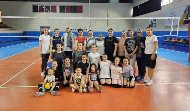 'Evinin Sultanları Projesi' kadınlara sporla buluşma fırsatı sunuyor