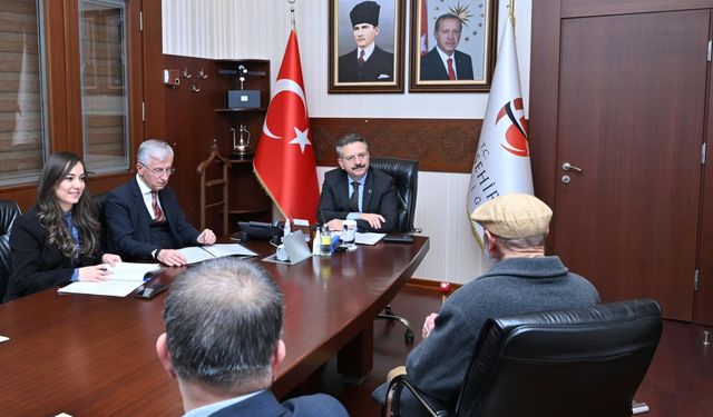 Vali Aksoy, Halk Günlerinde vatandaşları dinledi