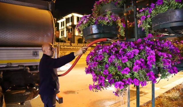 Gece boyunca çalışma: Eskişehir’in yeşili can buluyor