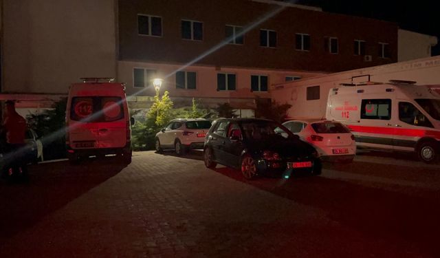 Ambulansı kilometrelerce kovalayıp 1 minibüs adamla baskın yaptılar!