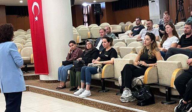 Eskişehir'de şarküteri çalışanlarına gıda güvenliği eğitimi