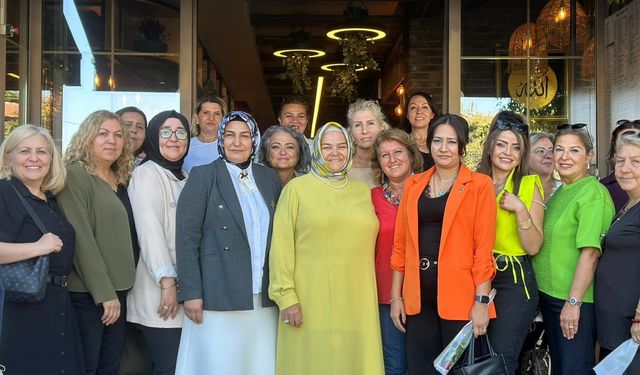 AK Parti Eskişehir İl Kadın Kolları'ndan kadın muhtarlarla buluşma programı