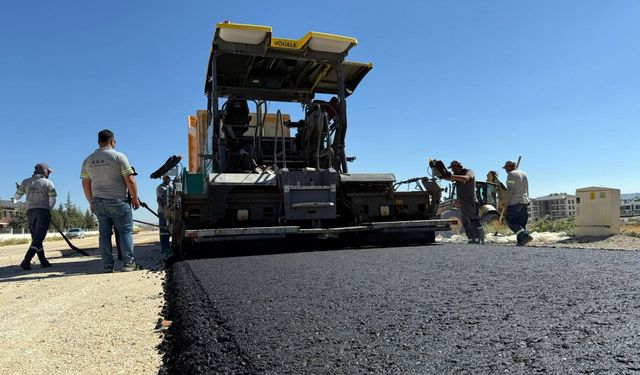 Büyükşehir ekiplerinden yol çalışması