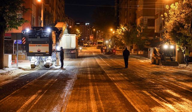Büyükşehir yol yapım çalışmalarını sürdürüyor