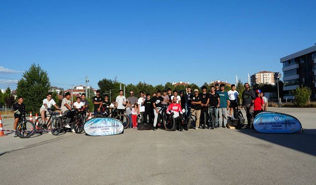 Büyükşehirden ailelere ve gençlere bisiklet eğitimi