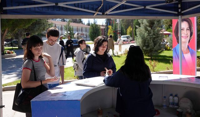 Büyükşehirden üniversite öğrencilerine sıcak karşılama