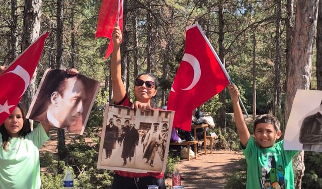 Kıdemli büyüklerden 30 Ağustos Zafer Bayramı coşkusu