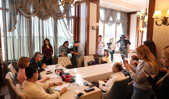 Perdeler açılıyor notalar yükseliyor