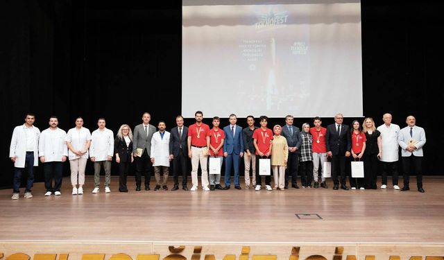 TEKNOFEST 2025 Türkiye birincileri için ödül töreni düzenlendi