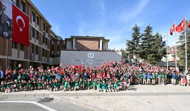İÇEM ve Mustafa Kemal İlköğretim Okulu’ndan 29 Ekim Cumhuriyet Bayramı korteji