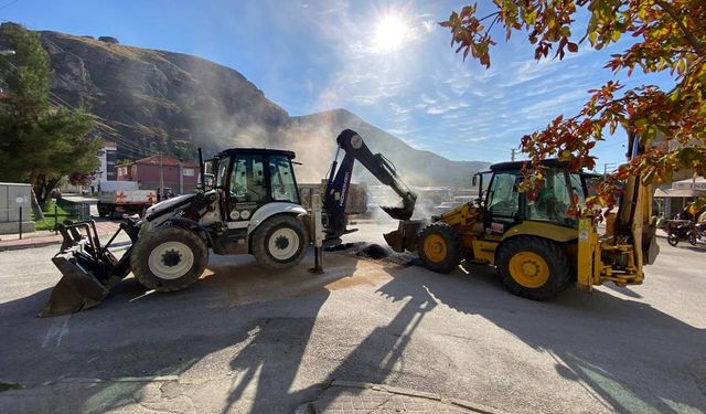 İnönü'de asfalt onarım çalışmaları devam ediyor