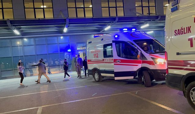 Milletvekili Ayşen Gürcan'ın içinde bulunduğu araç kazaya karıştı: 1 ölü