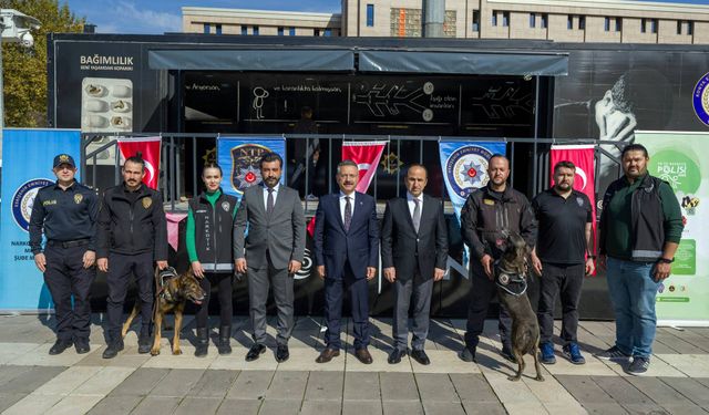 Vali Aksoy, Narko Tırı'nı ziyaret etti