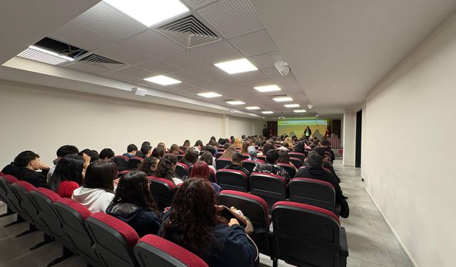 ESGES 'Bilimsel Araştırma Okuryazarlığı ve Akademik Yazma' eğitimleri başladı