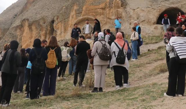 Üniversite öğrencileri ile doğa yürüşüyü düzenlendi