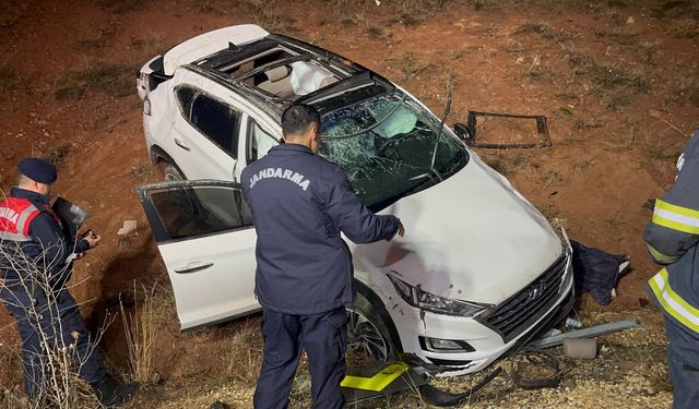 Çocuk sürücünün kullandığı otomobil şarampole uçtu: 1 ölü, 4 yaralı