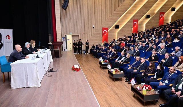 Vali Aksoy, 'Yeminli Aile Arabuluculuğu Belge ve Yemin Töreni'ne katıldı