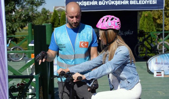 Büyükşehirden yetişkinlere bisiklet eğitimi