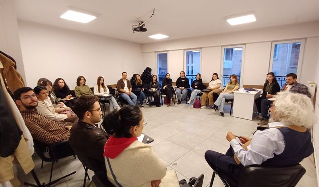 Ceren Özdemir Adalar Gençlik Merkezi’nde atölyelere yoğun ilgi